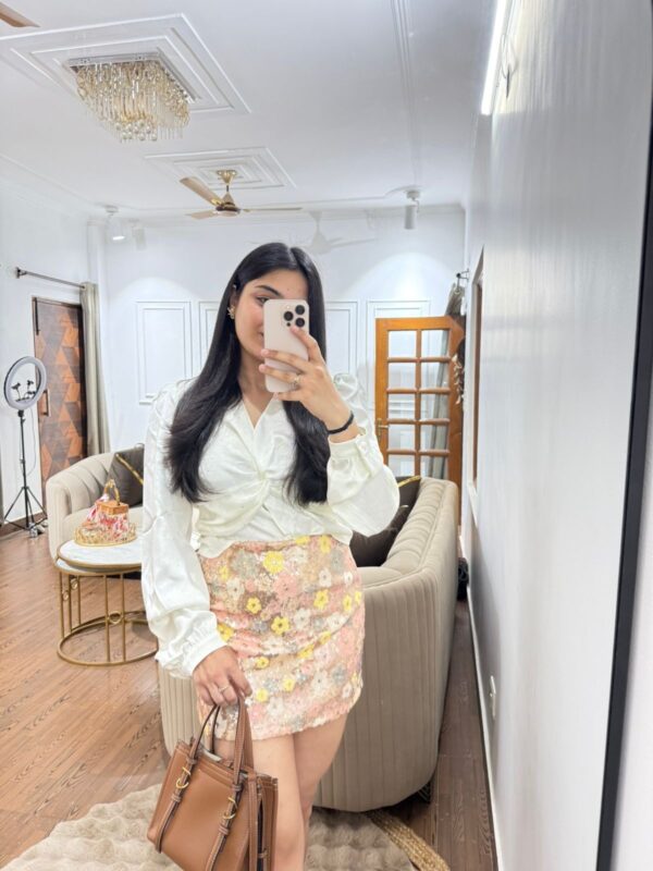 Sequin skirt with skorts - Image 4