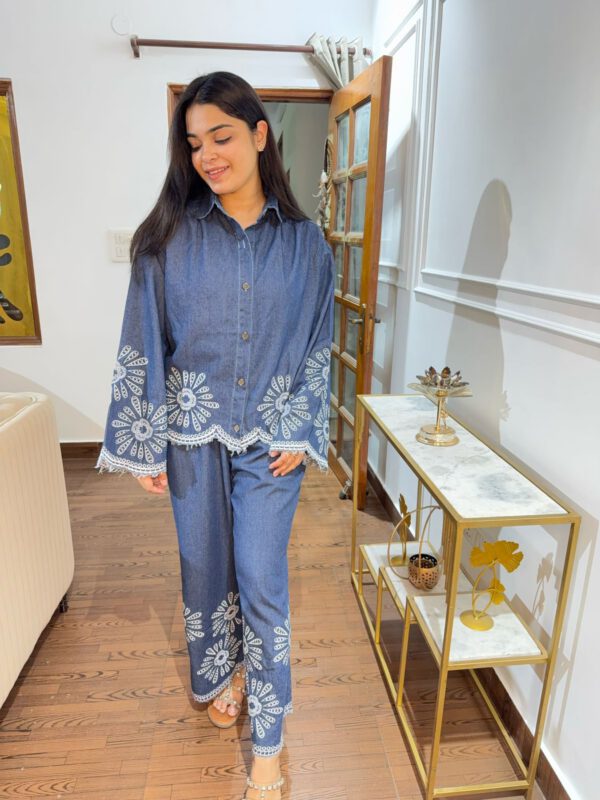 Farah embroidered coord set - Image 5
