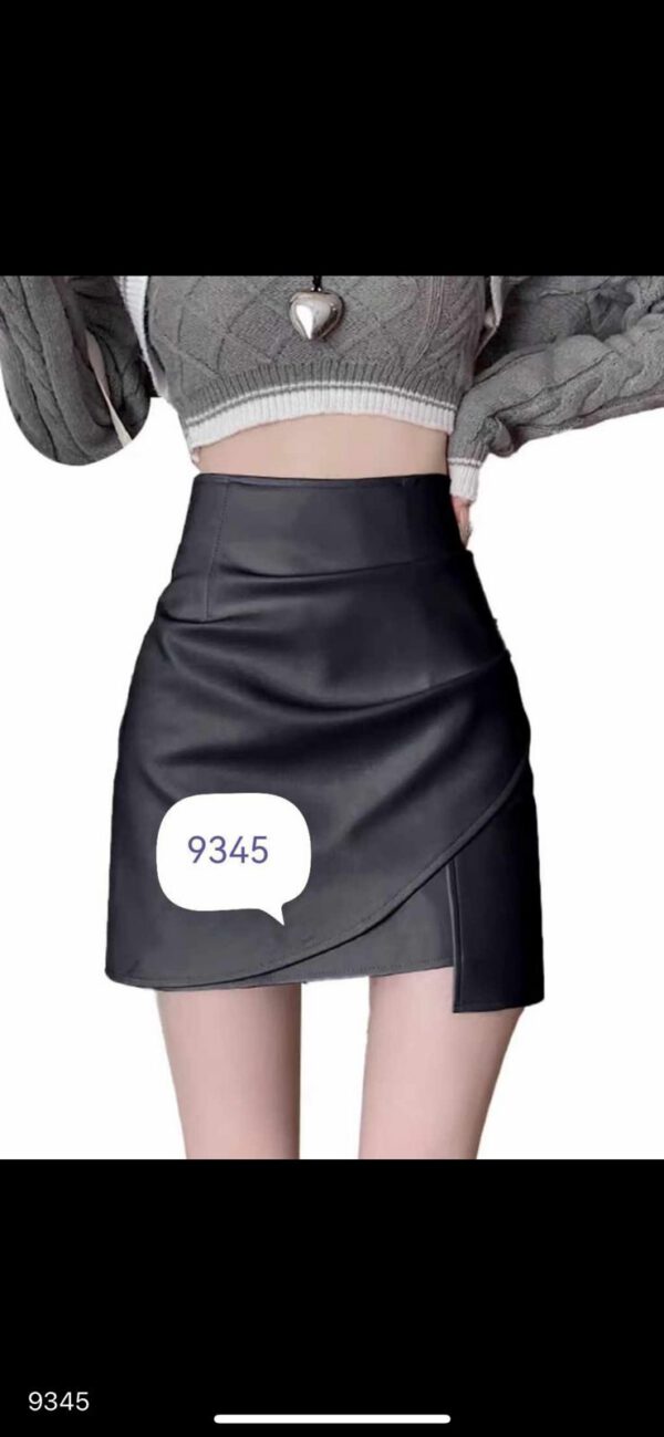 Leather ruched fitted skirt - Image 3