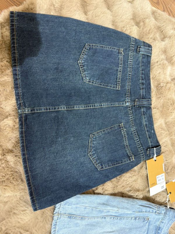 Denim skorts with belt - Image 9