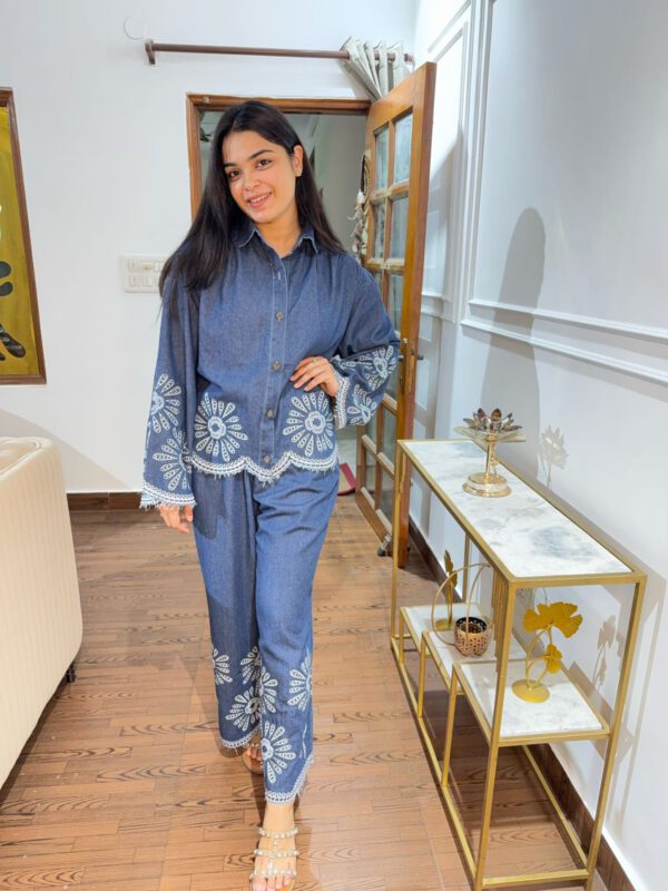 Farah embroidered coord set