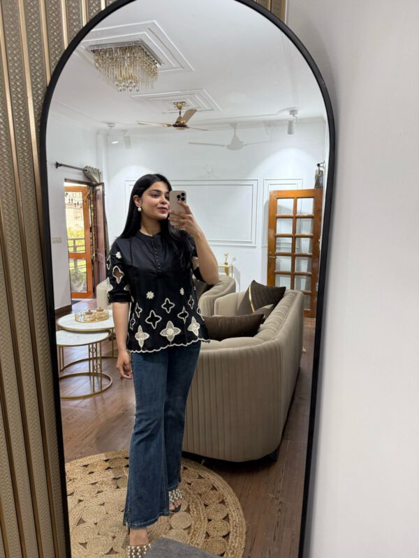 Alysa cutout top - Image 2