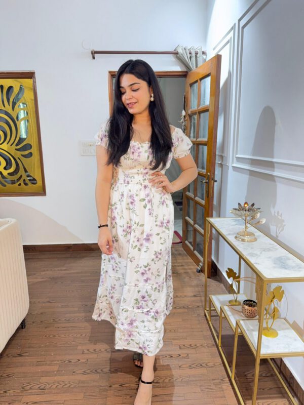 Floral back tie-on dress - Image 6