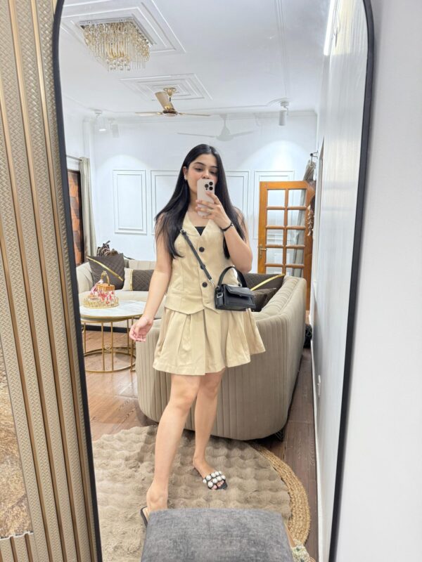Vest pleated dress