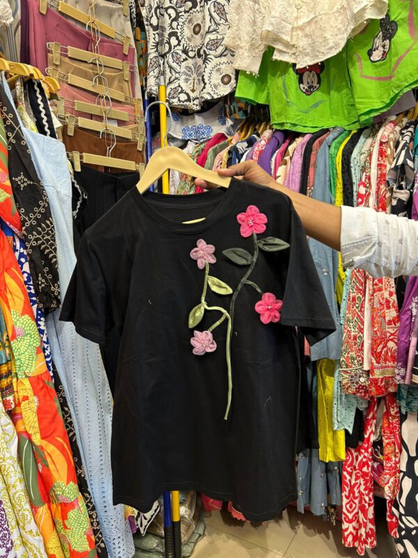 Embroidered flower top - Image 2