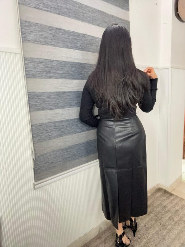 Leather skirt with belt - Image 6
