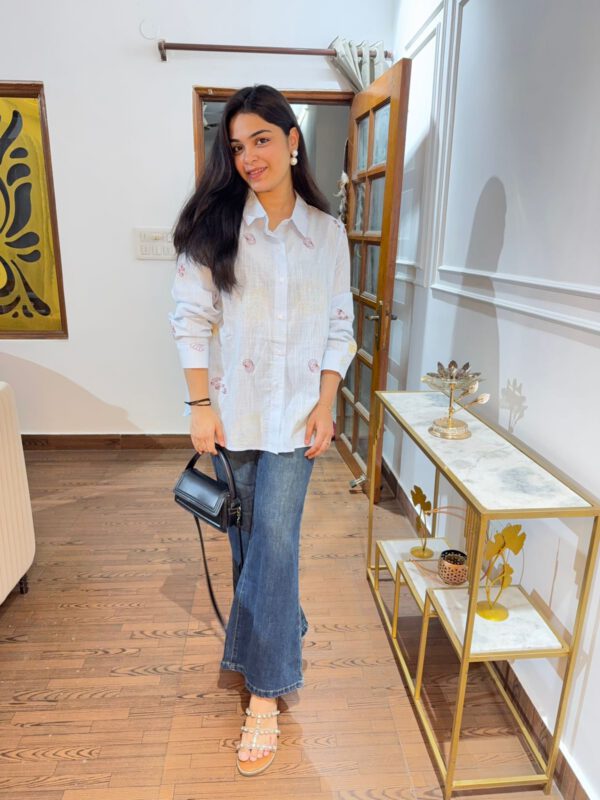 Linen shirt with embellishments - Image 3