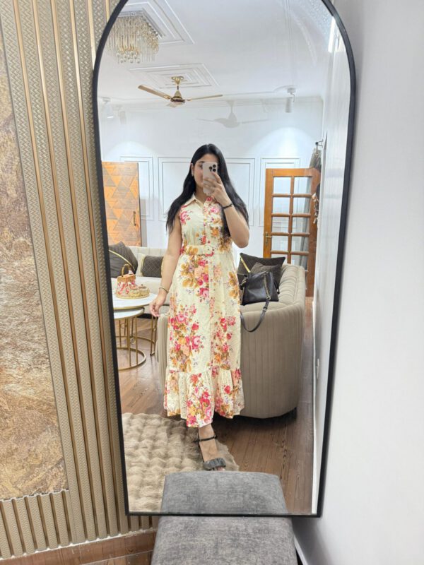 Flora schiffli dress (with belt) - Image 8