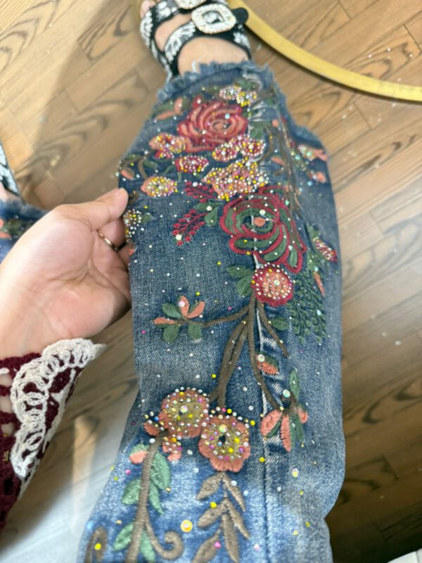 Embroidered jeans - Image 4
