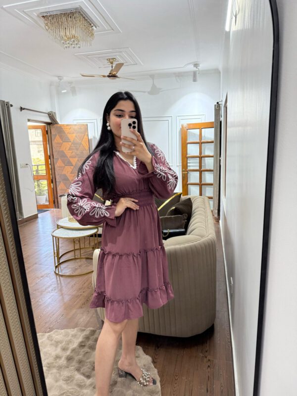 Embroidered tiered dress - Image 4