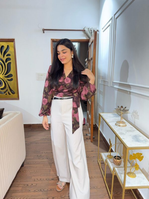 Highwaisted pants with belt