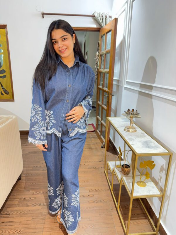 Farah embroidered coord set - Image 3