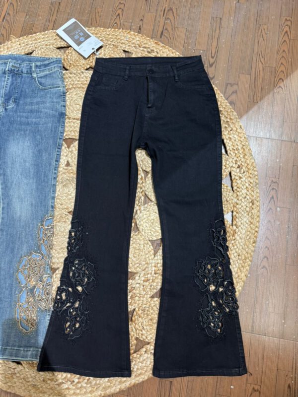 Cutwork highwaisted jeans - Image 4