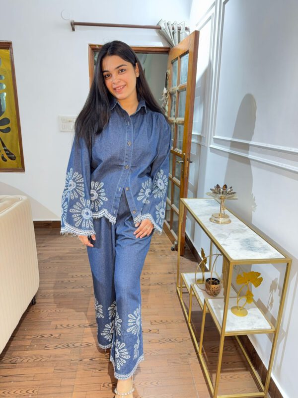 Farah embroidered coord set - Image 2