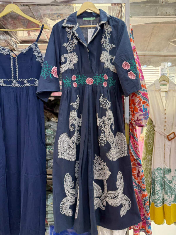 Raha embroidered dress - Image 2