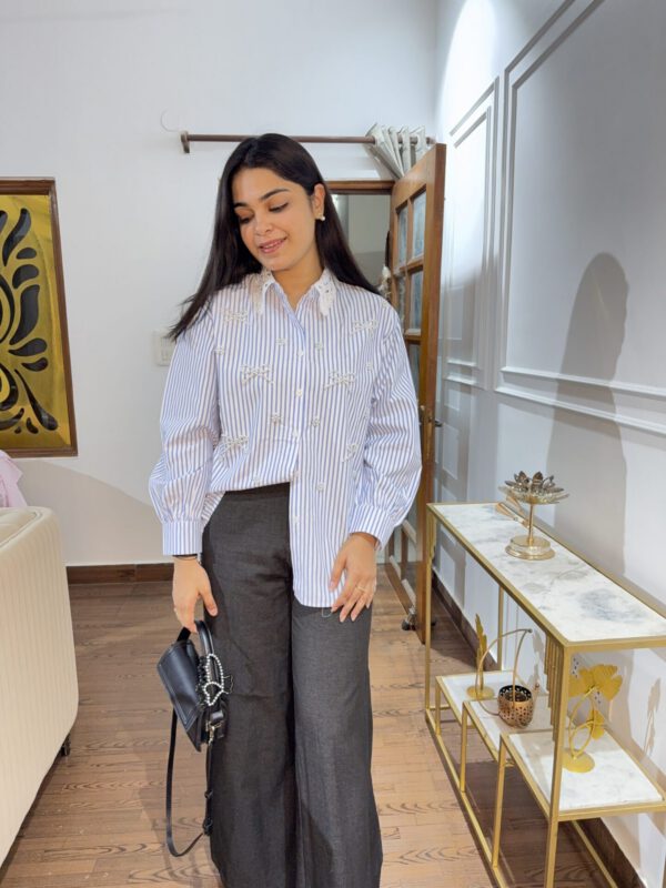 Pearl bow striped shirt - Image 2