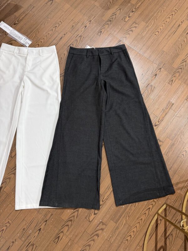 Wide leg pants with belt - Image 4