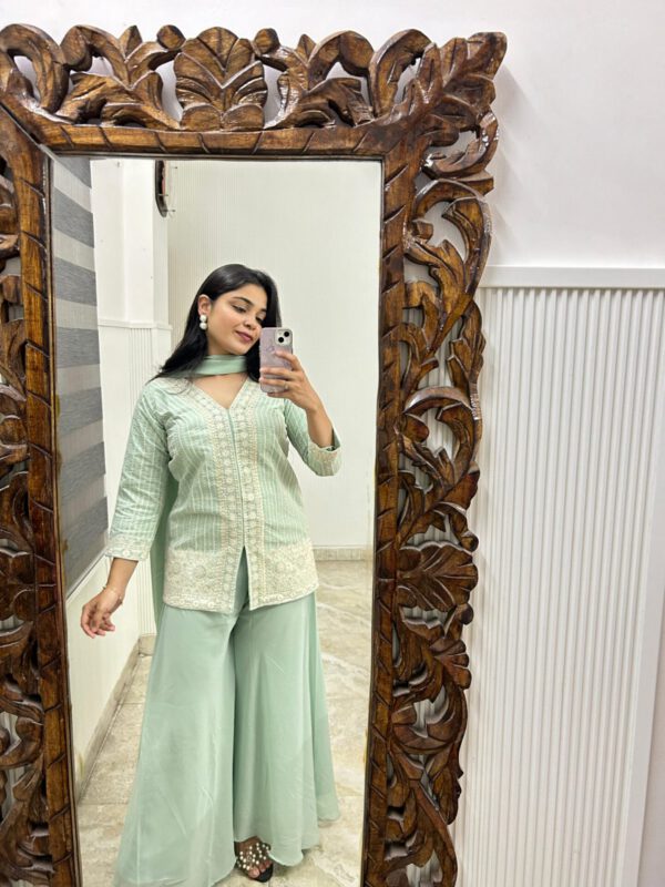 Tira Embroidered set - Image 4