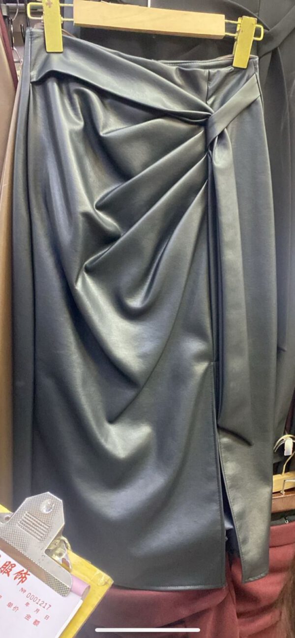 Leather ruched tie-on skirt - Image 4