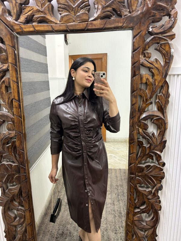 Ruched leather buttoned dress - Image 3