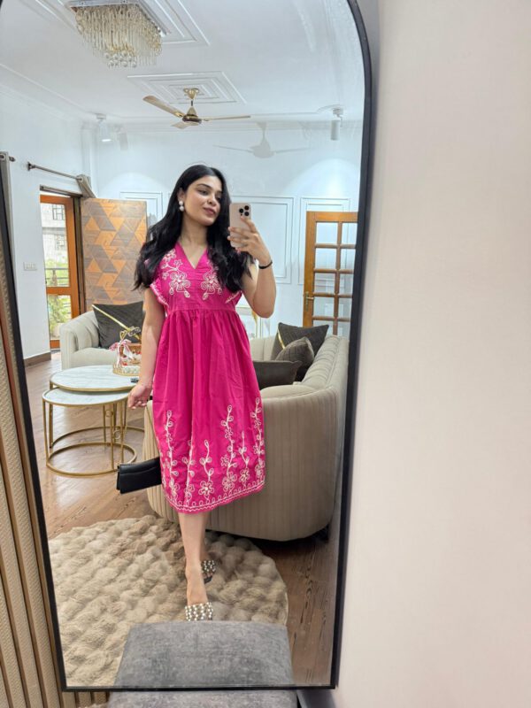 Saavi embroidered dress - Image 7
