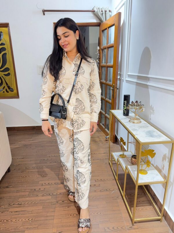 Leafy embroidered coord set - Image 2