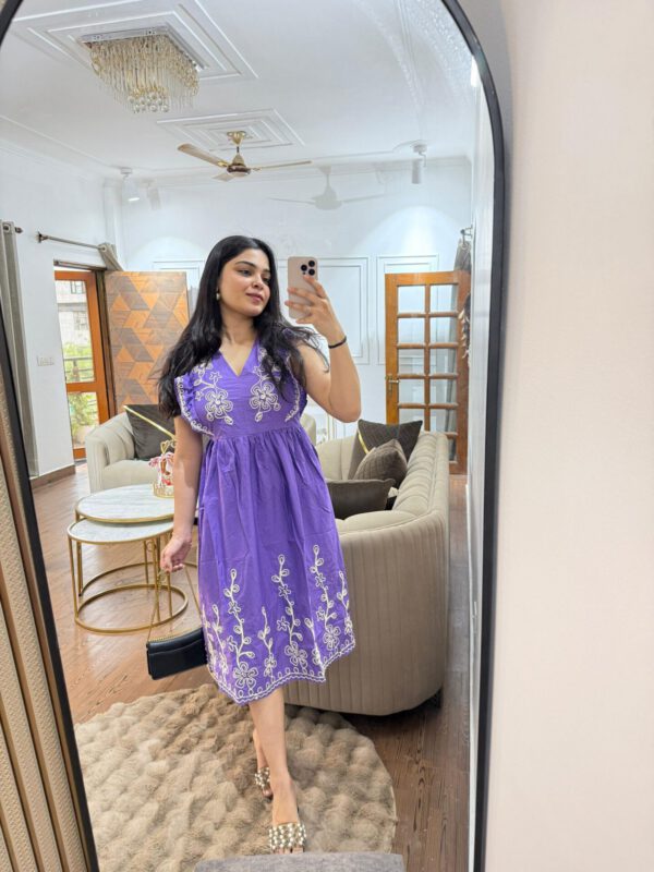 Saavi embroidered dress - Image 8