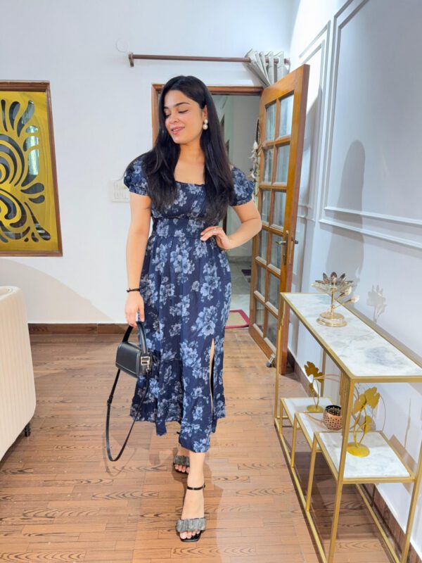 Floral back tie-on dress