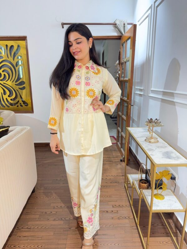 Zeenat embroidered coord set - Image 2