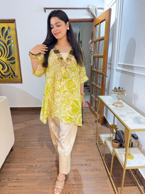 Mehar embellished farshi salwar set - Image 6