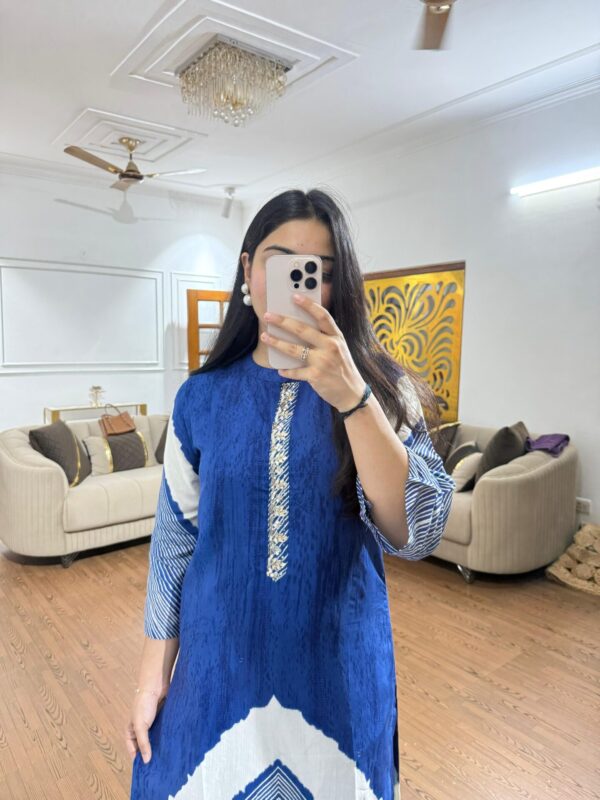 Vani embellished printed coord - Image 9