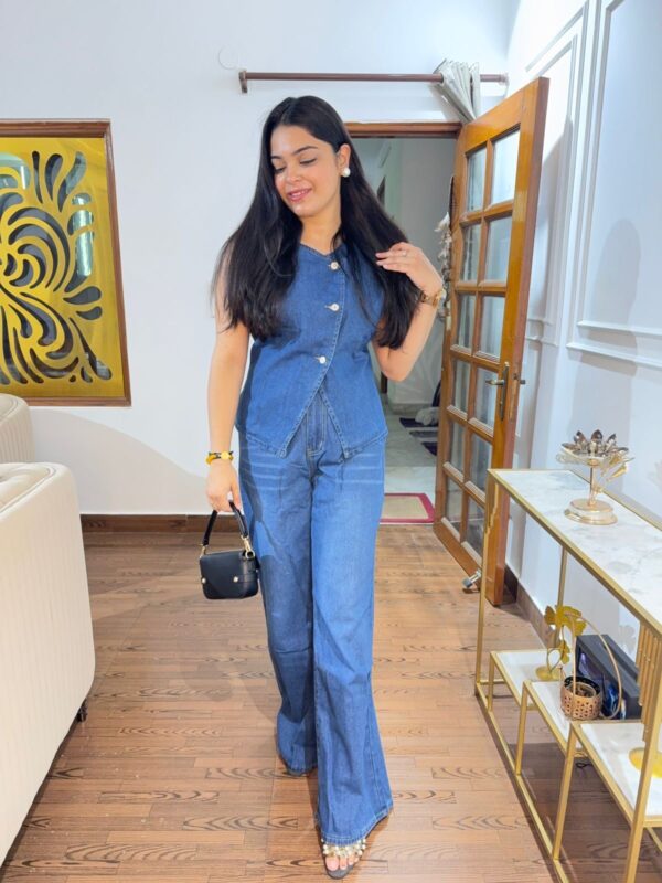 Denim jeans with vest - Image 3