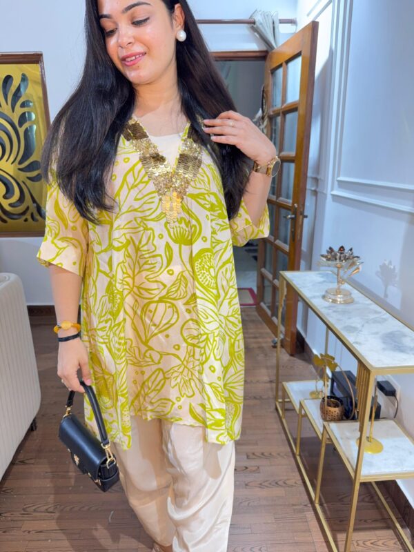 Mehar embellished farshi salwar set - Image 8
