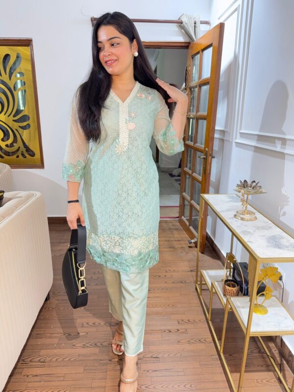 Net lace embroidered set - Image 3