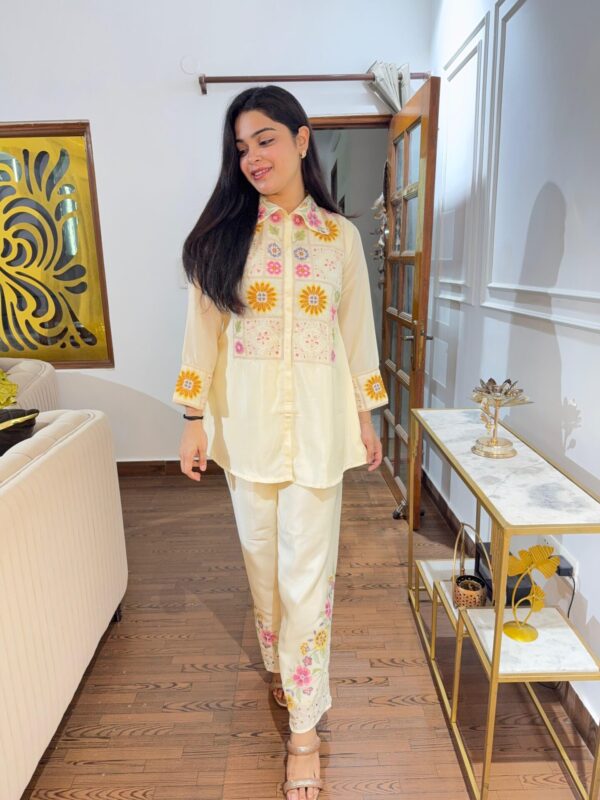 Zeenat embroidered coord set - Image 3