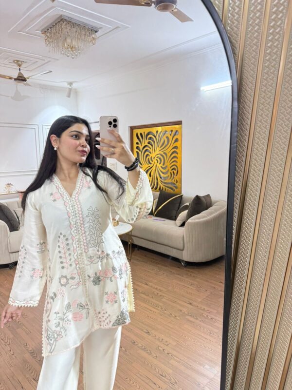 Embroidered pakistani set - Image 4