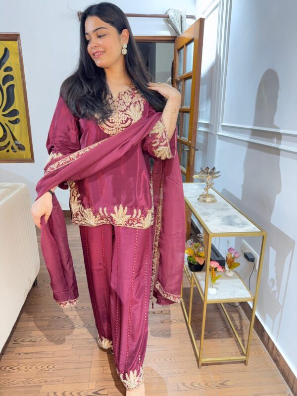 Ira handwork suit - Image 4