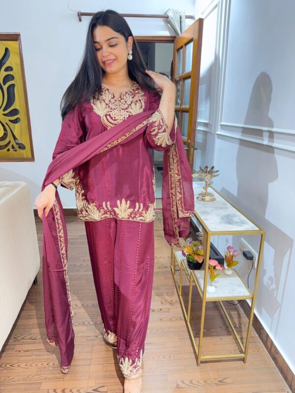 Ira handwork suit - Image 3
