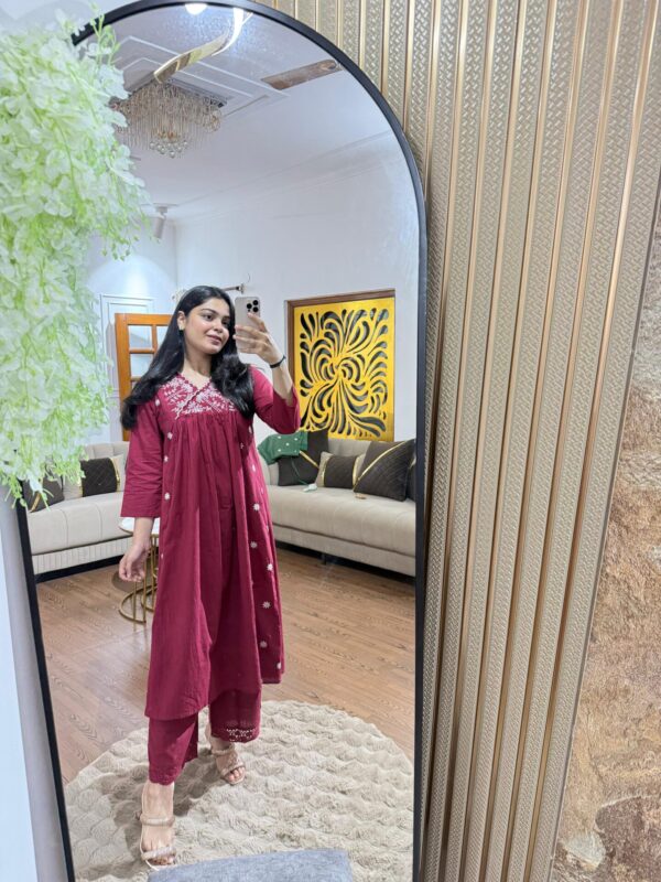 Pleated embroidered set - Image 3