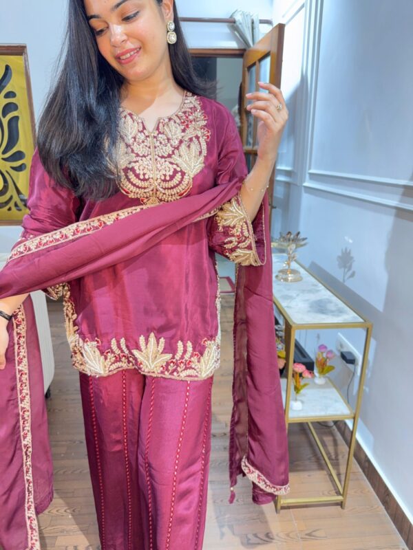 Ira handwork suit - Image 2