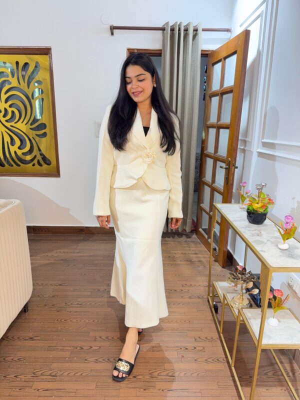 Fish cut skirt with blazer