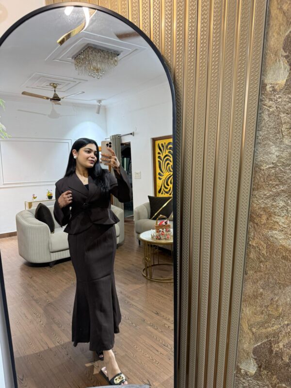 Fish cut skirt with blazer - Image 4
