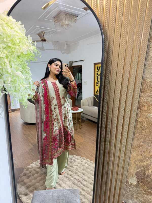 Noor embellished crepe suit - Image 3