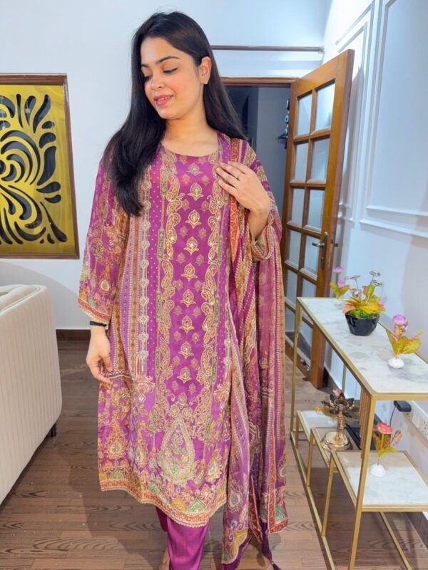 Suhana embellished suit - Image 2