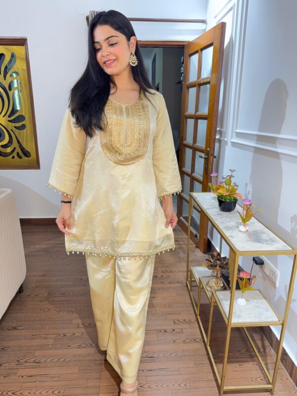 Diya embellished set - Image 2