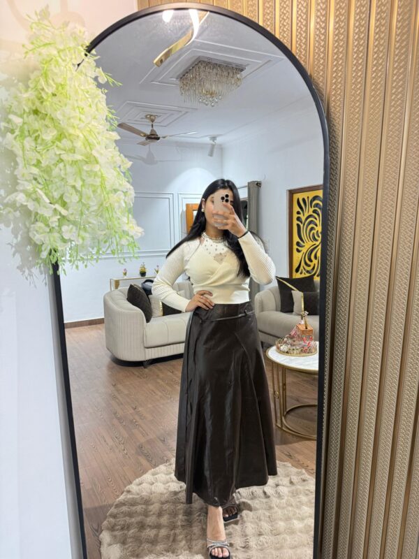 Flare shiny leather skirt - Image 4