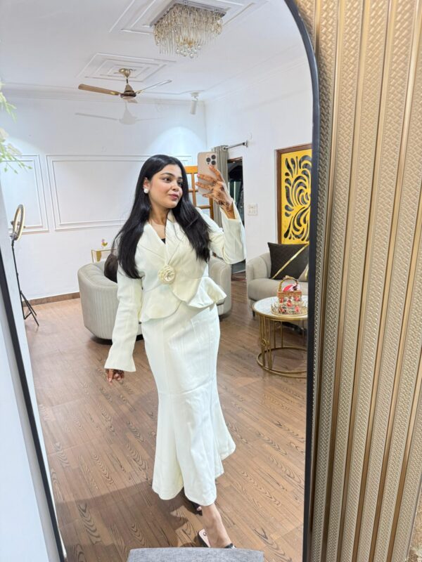 Fish cut skirt with blazer - Image 2