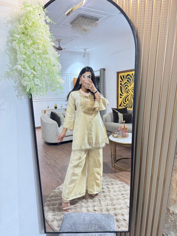Diya embellished set