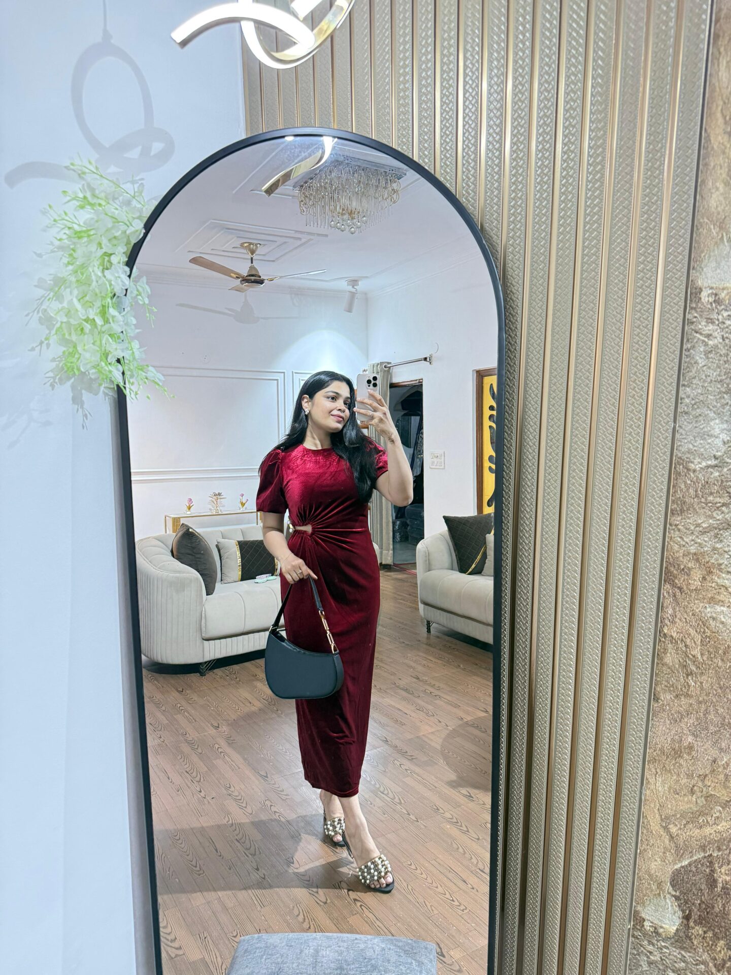 Velvet side cut ruched dress - Image 6