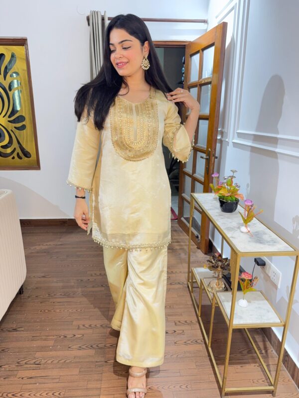 Diya embellished set - Image 4